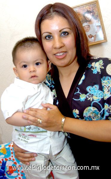 15042007
Jardel Martínez Hernández junto a su mamá, Rita Hernández, el día que festejó su primer cumpleaños