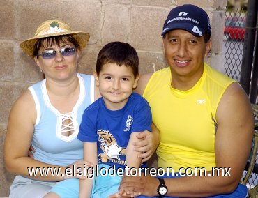 15042007
Ricardo Garduño, Simona Maximova y Radoslav Garduño