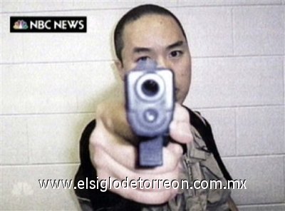 El asesino dejó una nota en su habitación en la que clamaba contra los “niños ricos”, “la decadencia” y los “embusteros charlatanes” en el campus y aseguraba que “me obligaste a hacerlo”.