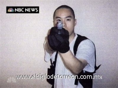 'Había algunas personas que eran realmente mezquinas con él, que lo empujaban y se burlaban de él', dijo Robert, un compañero de escuela. 'El no hablaba inglés realmente bien, y ellos se burlaban'.