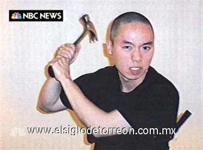 Cho fue objeto de la burla de sus compañeros cuando era un alumno del colegio secundario, debido a su timidez y a la extraña manera en que hablaba.