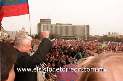 Fue reelegido presidente de Rusia el 3 de julio de 1996, y en diciembre del mismo año fue sometido a una operación a corazón abierto para instalarle cinco puentes coronarios.