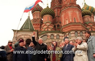 Boris por acuerdo con los líderes de Ucrania y Bielorrusia disolvió la URSS.