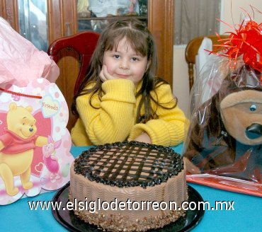 18042007
Paulette Estefanía Reed Castañeda, el día que festejó su quinto cumpleaños, es hijita de Roberto Carlos y Marcela Reed