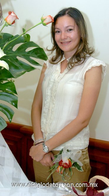 24042007
Nidia Carbajal Gómez, en la fiesta pre nupcial que le ofrecieron por su boda con Alfonso de Robina, a efectuarse el próximo dos de junio