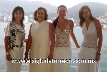 25042007
En Acapulco, Vanessa Cataños Barraza disfrutó de una despedida de soltera que le organizó su suegra, Alicia Trani de Vela, la acompañaron su mamá Patricia de Castaños y su hermana Verónica