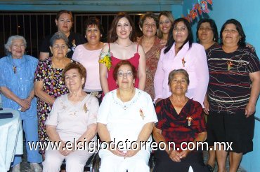 25042007
Guadalupe Castañeda Chávez recibió muchas felicitaciones por su próxima boda con Roberto Christopher Villarreal, en la fiesta de despedida que le ofrecieron recientemente