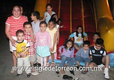 19042007
Jesús Lorenzo López Miranda cumplió cinco años de edad y los celebró con una alegre reunión, acompañado de sus amiguitos y familiares