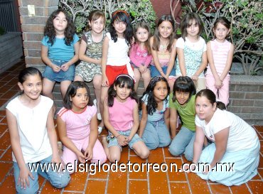 20042007
Ana Sofía Garza Hernández recibió muchas felicitaciones y regalos de parte de sus amiguitas
