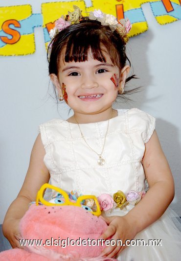 22042007
La pequeña Yasmín Gutiérrez Cárdenas celebró su tercer cumpleaños