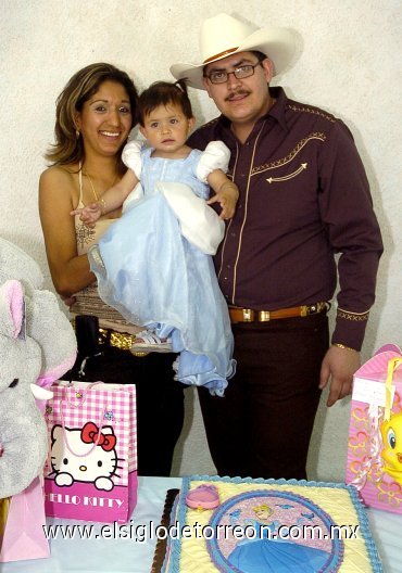 22042007
Por su primer cumpleaños, la pequeña Ana Laura Rodríguez Ávila fue festejada por sus padres, María Antonia y Salvador Rodríguez.