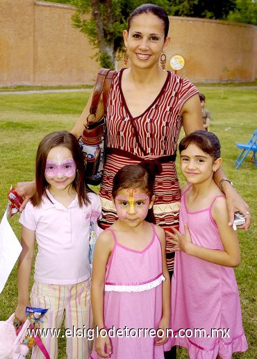 26042007
Marcela de Mijares, Jimena y María Mijares y Regina Aguirre.