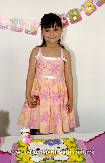 26042007
Valeria Isabel Massu Tamez cumplió cinco años de edad y fue festejada por sus papás, Karim Massu y María Isabel Téllez.