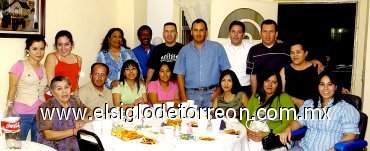 22042007
Julieta García Salazar fue festejada por sus hijos Perla Ivonne y Carlos Javier Rodríguez García y demás familiares, con motivo de su cumpleaños.