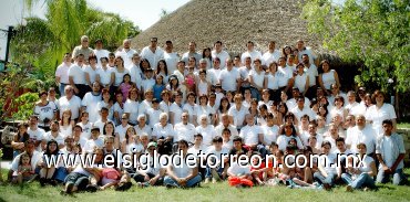 23042007
Integrantes de la familia Pineda Frigoletn en reciente reunión