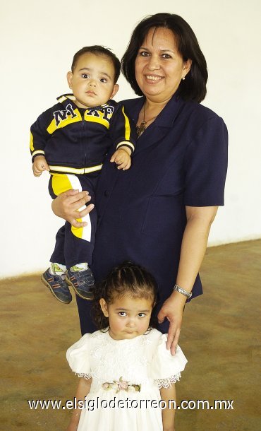 29042007
Cecilia Massú de Mata, José Carlos y Mónica Mata
