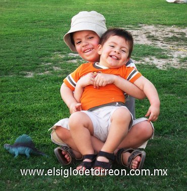 30042007
Axel y Érick Becerril López.