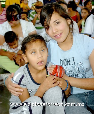 30042007
Yeamilet Cortés González y Jazmín García.