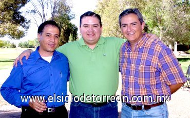 04052007
Chava Botelleno, Jesús Sotomayor y Rodolfo Navarrete.