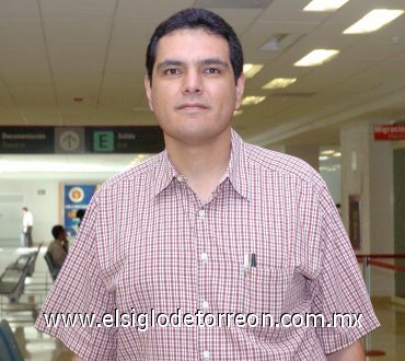 02052007
Luis Pereida viajó con destino a la ciudad de Guadalajara.
