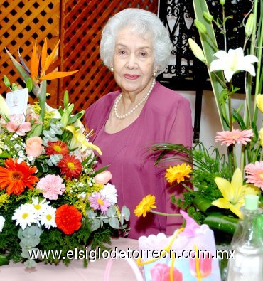 05052007
Felicitan a la señora Rosy Soto de Palafox, con motivo de su onomástico