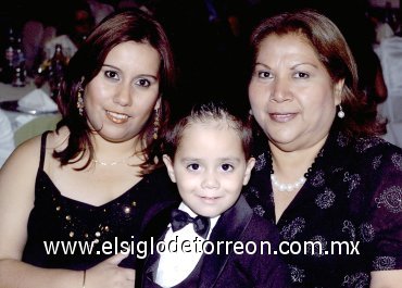 06052007
Rosa Margaita Balderas Macías, Jaime Alejandro Piña Velázquez y Cinthia Alejandra Velázquez Balderas