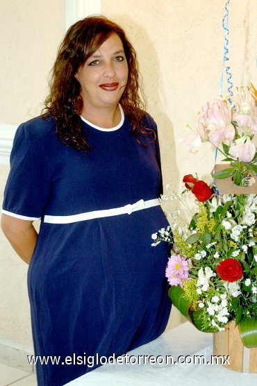 10052007
Jannette Tueme de Vázquez recibió muchas felicitaciones, por el próximo nacimiento de su bebé.