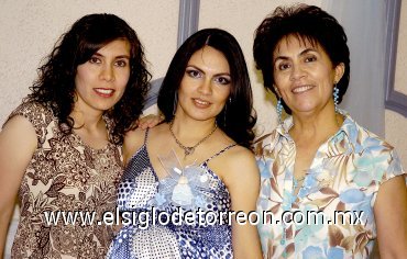 10052007
Marcela Boone de Jardón, en su fiesta de canastilla organizada por su mamá, Ana María Guerrero de Boone y Yani Jardón.