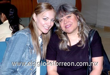 06052007
Melissa Cantú y Blanca de Cantú viajaron a la Ciudad de México.