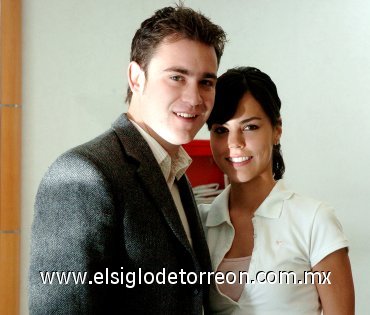 08052007
Carlos Muela viajó a México y lo despidió Ale Celaya
