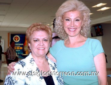 09052007
Jossie de Barraza y Silvia Santibáñez viajaron a Cancún.