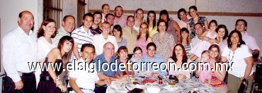11052007
La familia García de Alba Madero despidió de su soltería a Mario Cruz García de Alba y Esther Domínguez Zarzar.