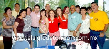 13052007
Familias Ruiz Hernández, Olvera, Luévanos Rivas y Orozco García, disfrutaron de este primer encuentro de paisanos de Sombrerete, Zacatecas.
