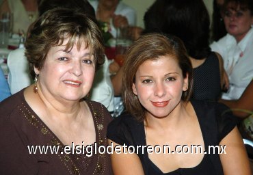 13052007
Carmelita Anaya y Adriana de Martínez.