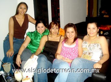 13052007
Nydia Rocha, Brenda Nápoles, Fabiola Ulloa, Margarita Bueno y Marbella García.