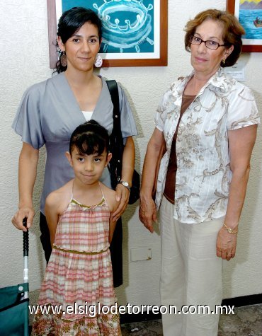 13052007
Veronica de Castañeda, Ana Sofi Castañeda y Celina Jumilla.