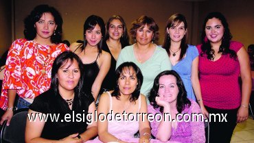 15052007
Lolis, Juanita, Kika, Paty, Mónica, Grisel, Rocío, July y Adriana.