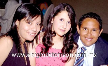 18052007
Citlali Candelas, Mayra Torres y Jorge García.