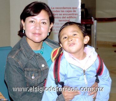 18052007
Mónica Ramos y Alonso Soto viajaron a Veracruz