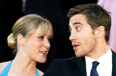 Sin embargo, quien busque similitudes entre ambos filmes saldrá defraudado de 'Zodiac', en la que Fincher deja de lado su reputada capacidad para imaginar tramas y se ciñe a un caso real, el del asesino del Zodíaco que aterró San Francisco a comienzos de los años 70, sin que jamás fuese capturado.