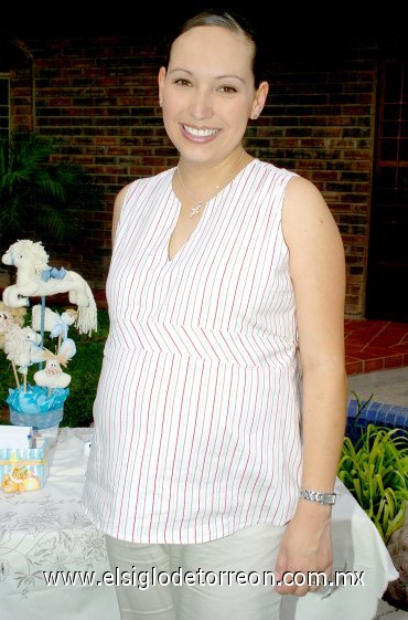 18052007
Una fiesta de regalos se ofreció para Claudia Ríos de Rodríguez, por la próxima llegada de su bebé