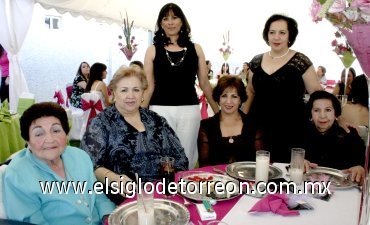 19052007
Afife G. de Batarse, Lily de Batarse, Fátima Elías, Herlinda Ale de Elías, Mary de Nahle y Linda Elías Ale.
