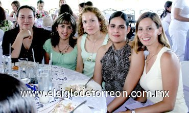 19052007
Alejandra Briones, Rocío de Belmont, Mayte de Gutiérrez, Claudia de Treviño y Lorena de Porragas.