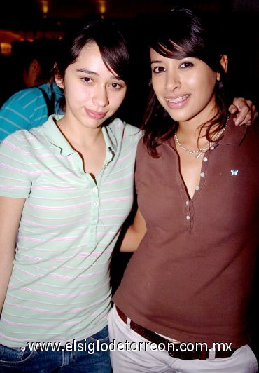 20052007
Sofía Villarreal e Irene Ramírez, asistieron a una pasarela.