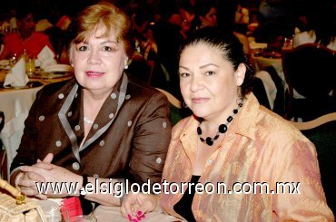 21052007
Angelina de Muguerza y Ruth de Navarro.