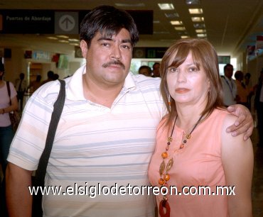 20052007
Abel Macías llegó a Torreón procedente de Puebla y lo recibió Leticia Sáenz.