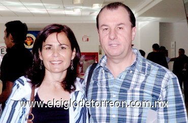 20052007
Carlos y Marcela González viajaron a México.