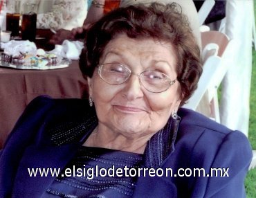 27052007
Doña Victoria Marcos de Murra, abuelita del feliz novio.