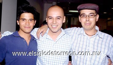 27052007

Moisés Brahams, Jesús Flores y Julio César Félix.