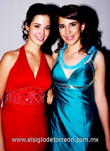 29052007
Alejandra Martínez y Verónica Arellano celebraron juntas sus quince años.